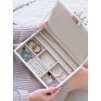 Cutie pentru bijuterii alba