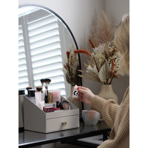 Organizator makeup maro