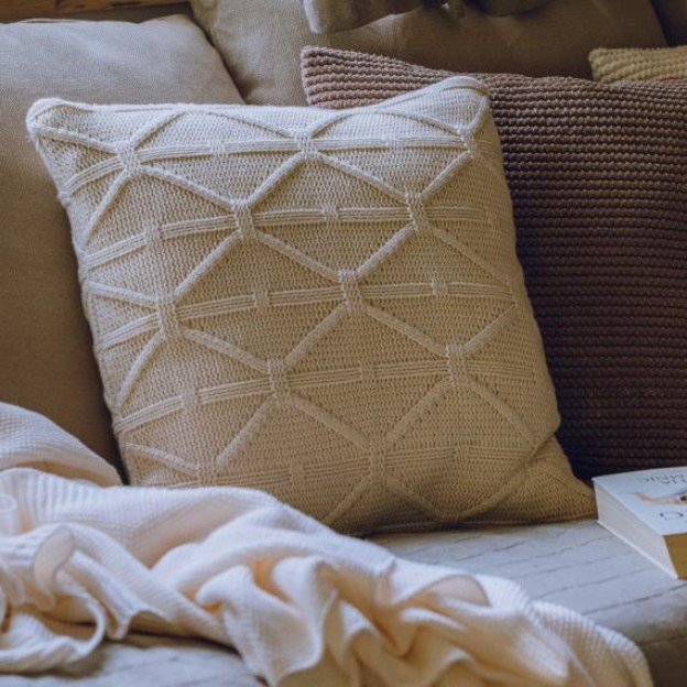 Наволочка на подушку PLAITS