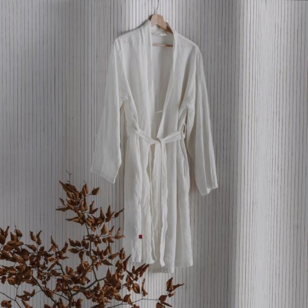 Halatul de baie al lui Faye