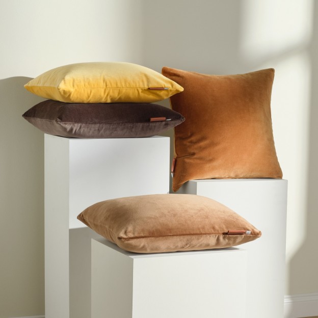 Fata de perna REVILE