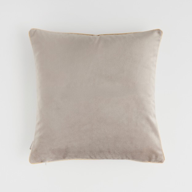 Fata de perna DRIDIS