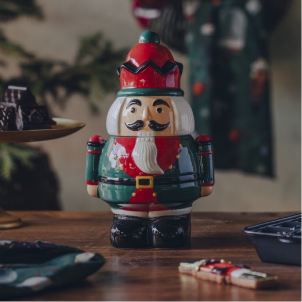 Container NUTCRACKER